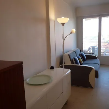 Sleeps 6 Air Con Wifi Appartement