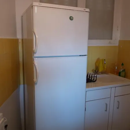 Sleeps 6 Air Con Wifi *