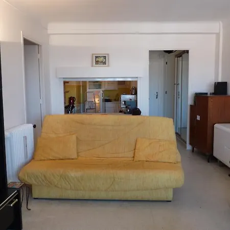 Sleeps 6 Air Con Wifi Appartamento Cannes