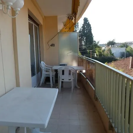 Sleeps 6 Air Con Wifi Appartamento *